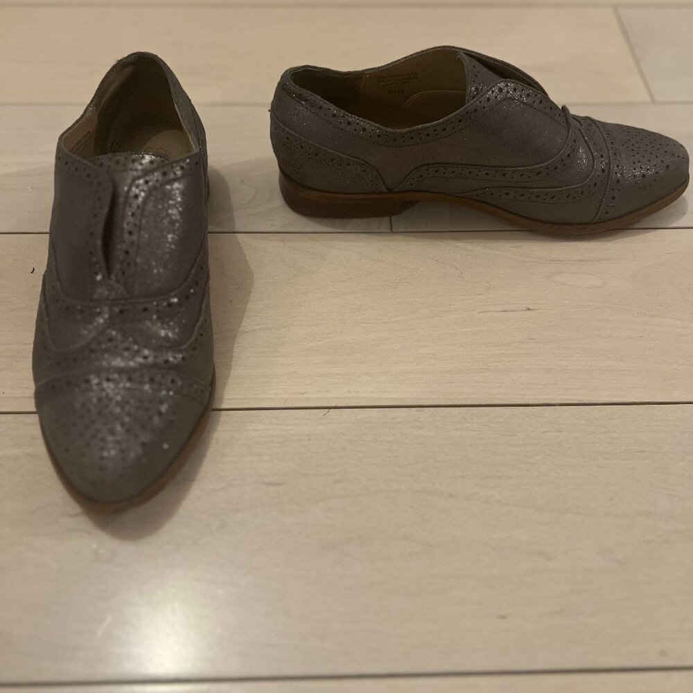 Splendid Gray Shimmer Oxford Flats | Classic Brogue Detail